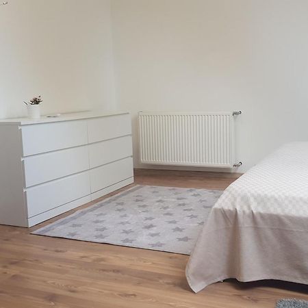 Vegvar Delux Apartman Gyula Exteriör bild