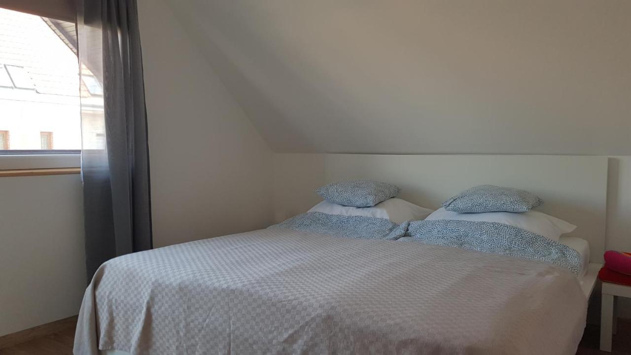 Vegvar Delux Apartman Gyula Exteriör bild