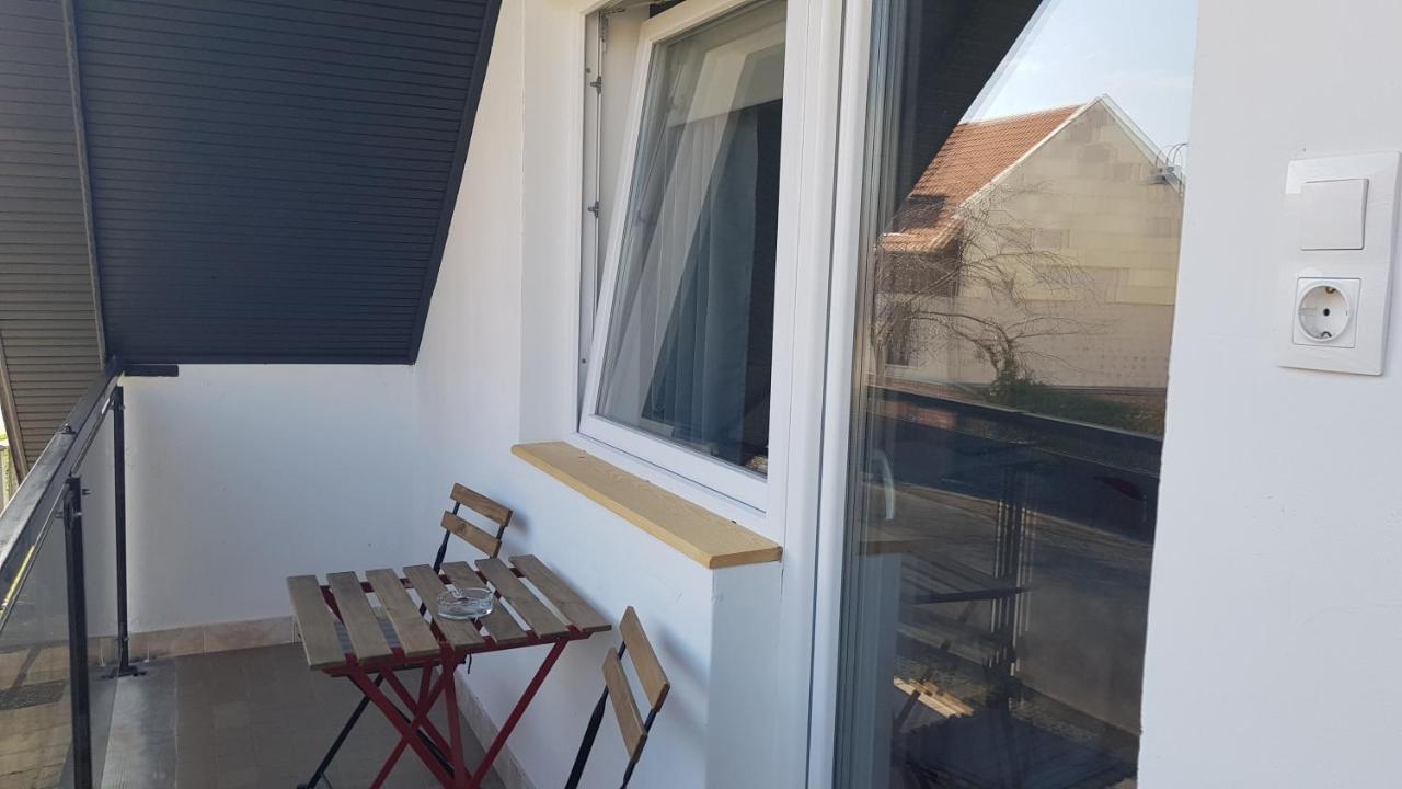 Vegvar Delux Apartman Gyula Exteriör bild