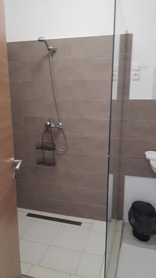 Vegvar Delux Apartman Gyula Exteriör bild
